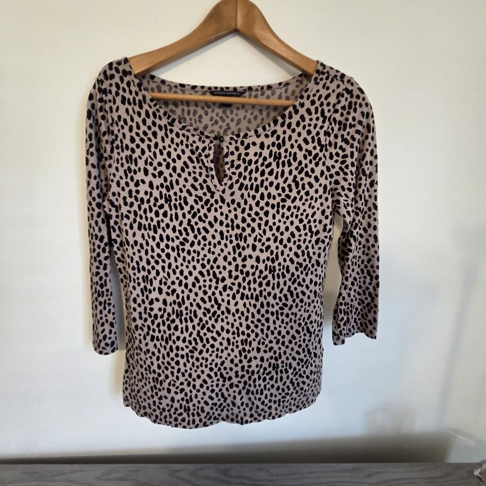 Banana Republic Womens Medium Animal Print Keyhole Top 3/4 Sleeve Rayon Lyocell